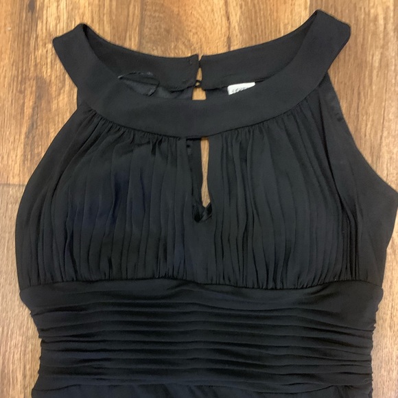 Black dress - Picture 2 of 4